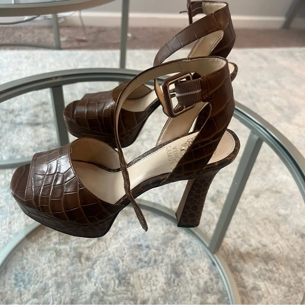 VINCE CAMUTO Women's Kortinta Croc-Embossed Platform High-Heel NWOT size 7.5